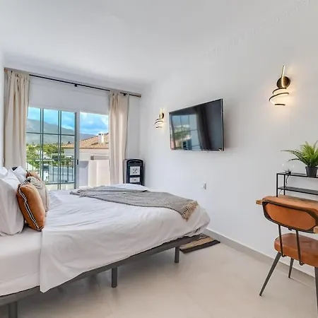 Апартаменты Las Lolas 4 Bed Exquisite Марбелья